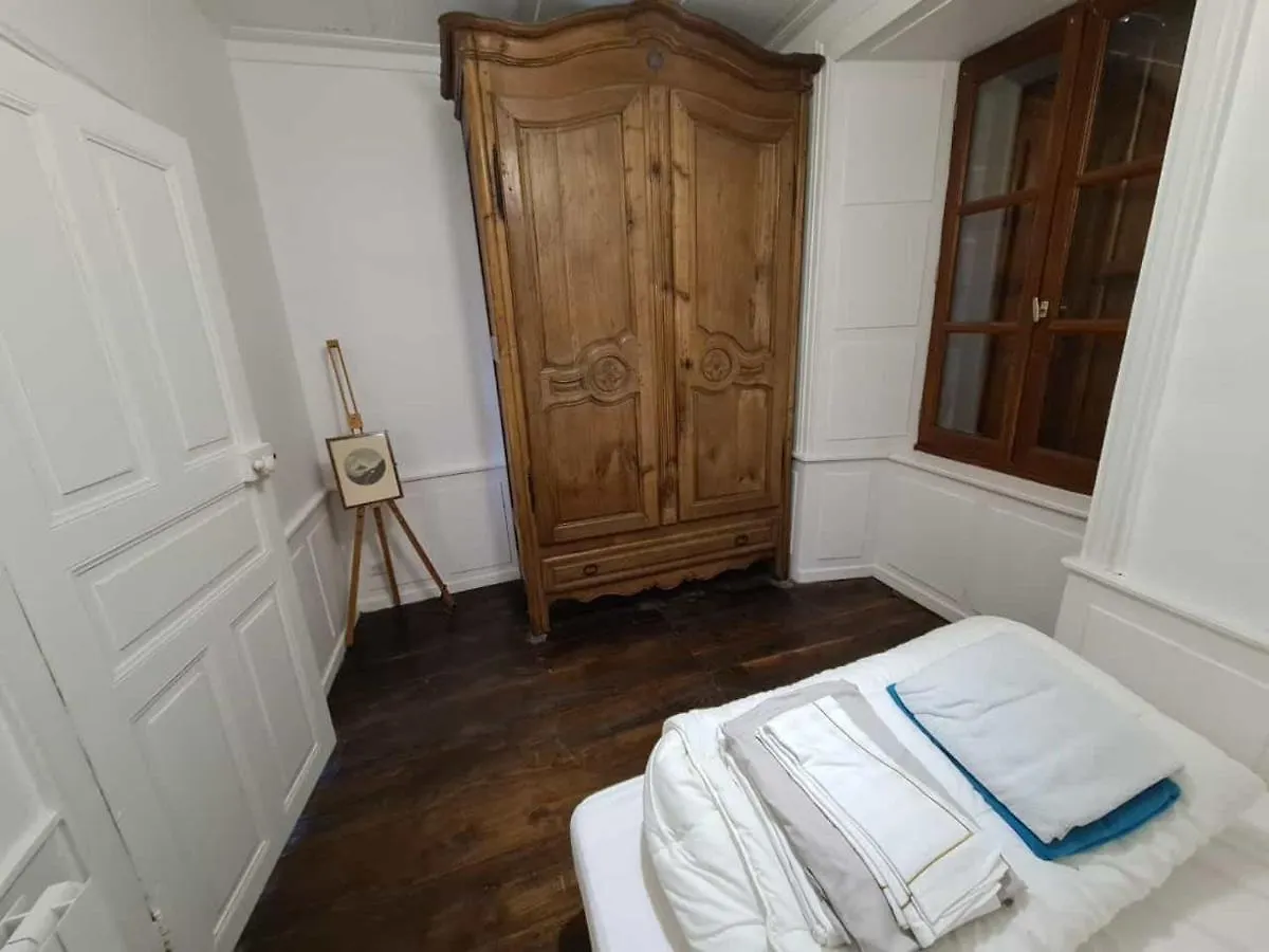 Holiday home Maison Typique Auvergnate, Piscine Et Four A Pain Saint-Christophe-Les-Gorges