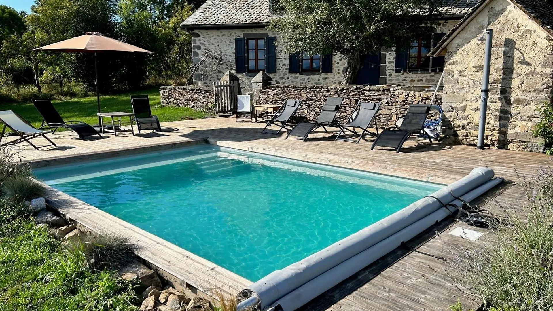 Holiday home Maison Typique Auvergnate, Piscine Et Four A Pain Saint-Christophe-Les-Gorges
